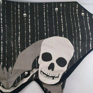 Spooky Skull & Bat Table Runner Black & White Halloween Party Banquet 88 x 17.5
